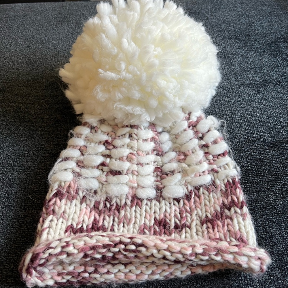 BCBGeneration POM BEANIE